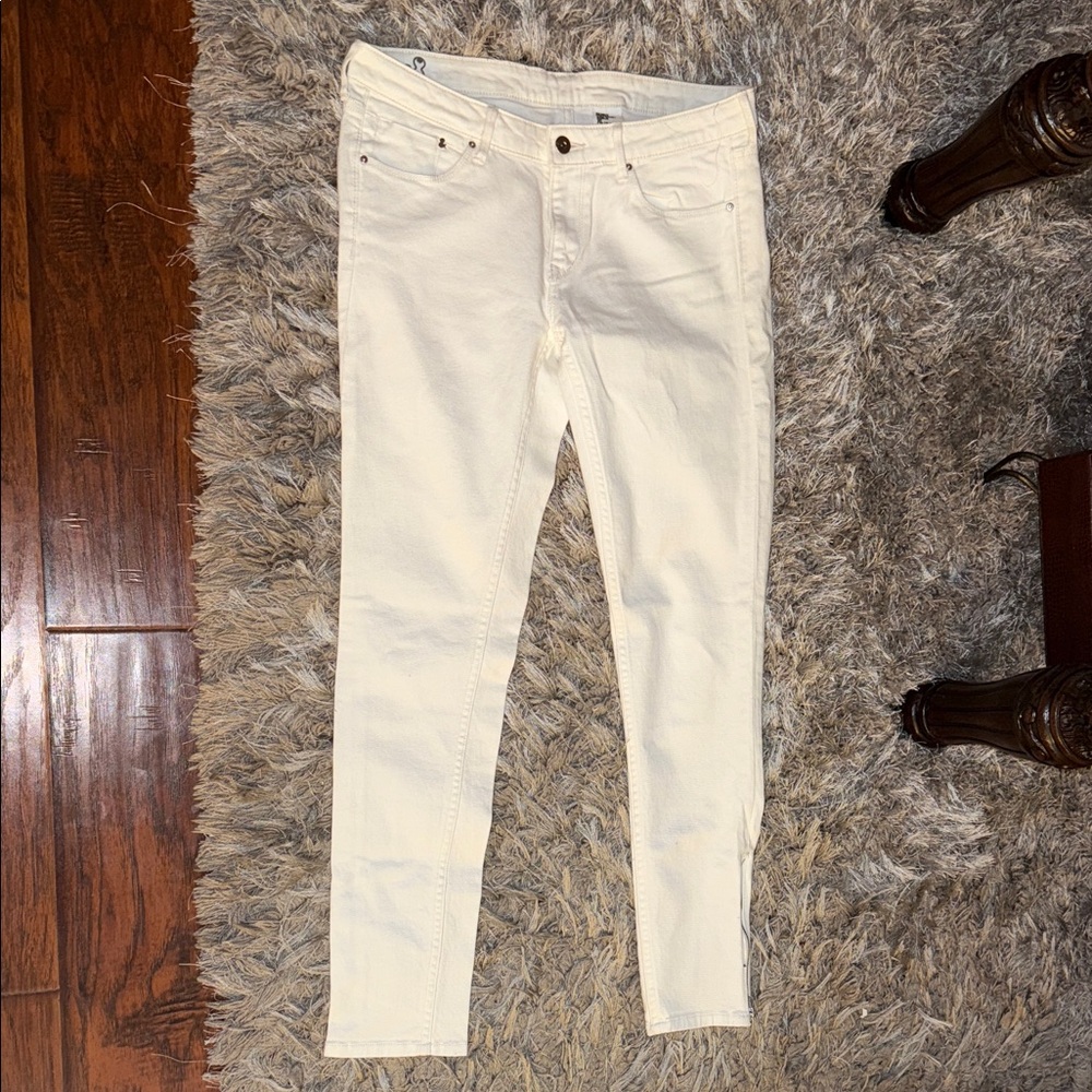 White H&M Skinny Jeans Size 32 Low Waist Woman’s